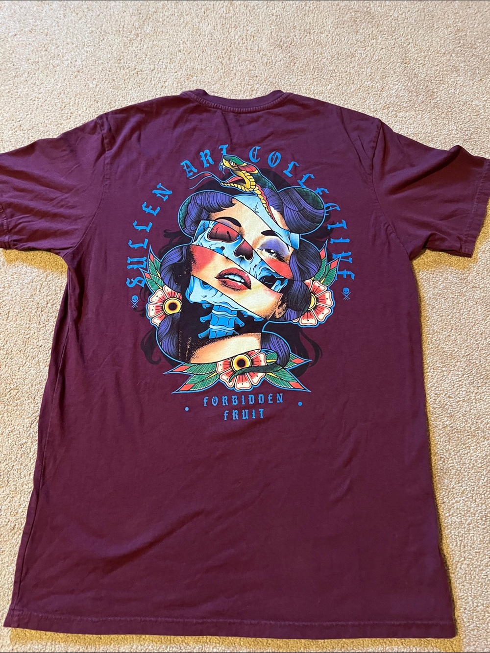 EUC Sullen art collective forbidden fruit T-shirt Sz. Med.
